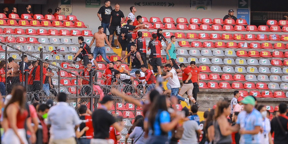 شورش هولناک در فوتبال مکزیک