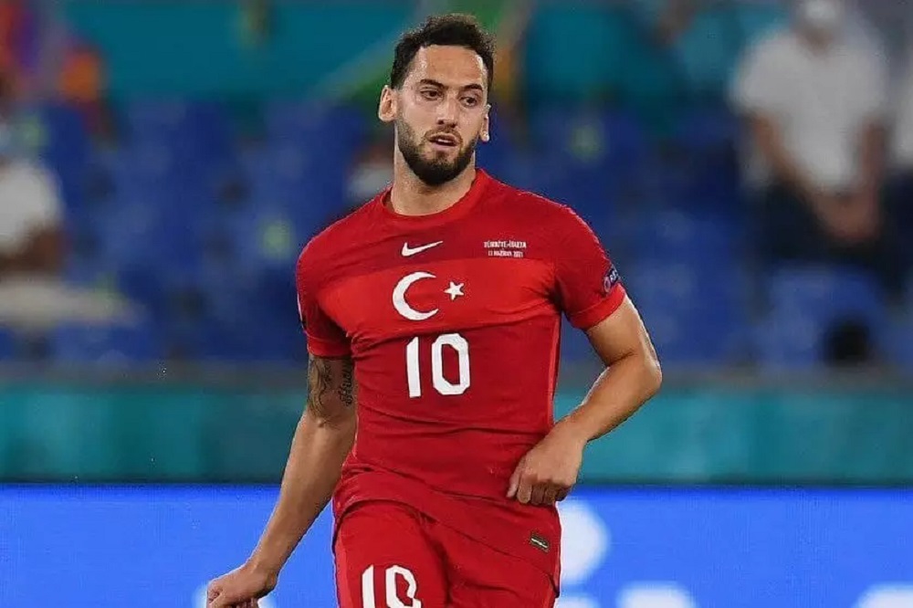 هاکان چالهاناوغلو - عکس های فوتبالی هاکان چالهاناوغلو