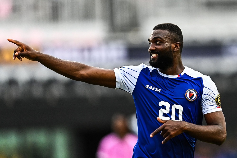 فرانسدی پیِرو - عکس های فوتبالی فرانسدی پیِرو