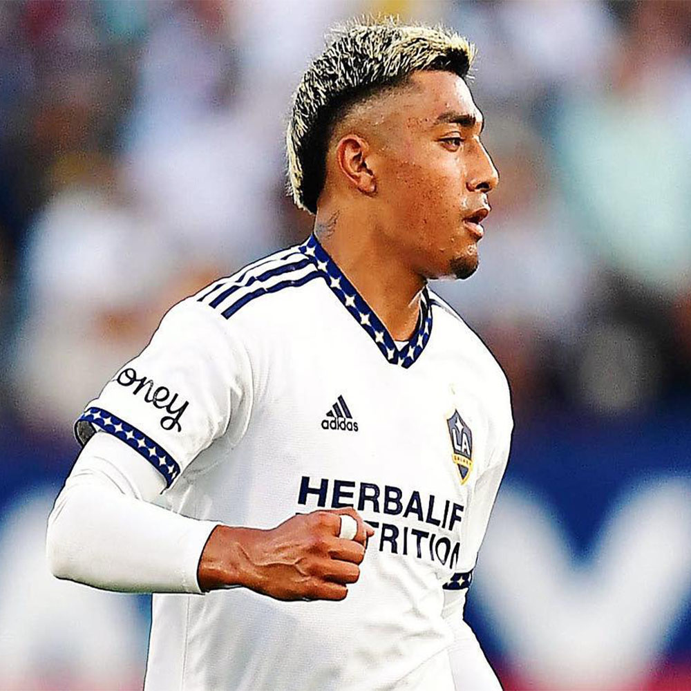 جولیان آرائوخو - عکس های فوتبالی جولیان آرائوخو