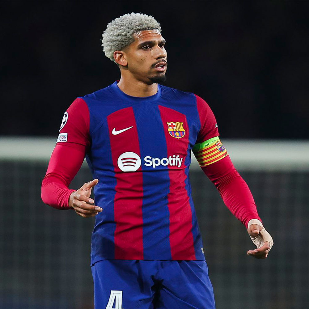 رونالد آرائوخو - عکس های فوتبالی رونالد آرائوخو