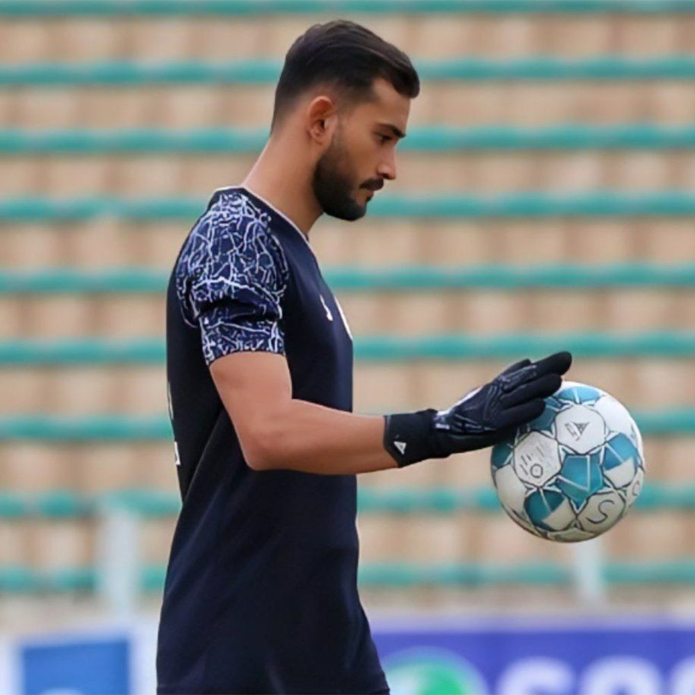 عرفان اسفندیاری 