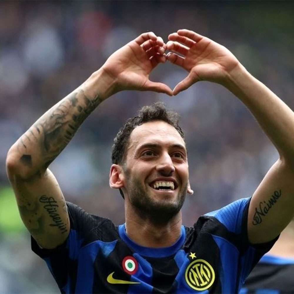 هاکان چالهاناوغلو - عکس های فوتبالی هاکان چالهاناوغلو