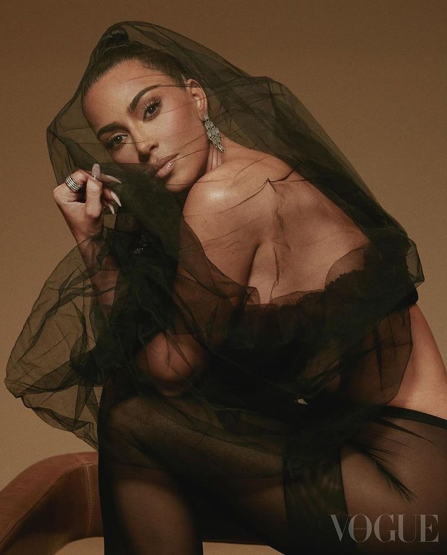 عکس کیم کارداشیان کیست- مجله عکسهای فوتبالی عکس کیم کارداشیان کیست