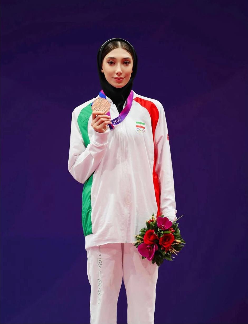 مبینا نعمت زاده عکس ها