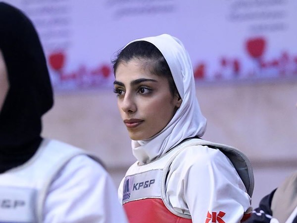 عکس نزدیک مهلا مومن زاده