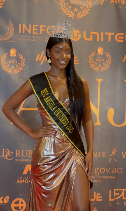 عکس ماریا کونها در مراسم دختر شایسته جهان عکس ماریا کونها در مراسم دختر شایسته جهان