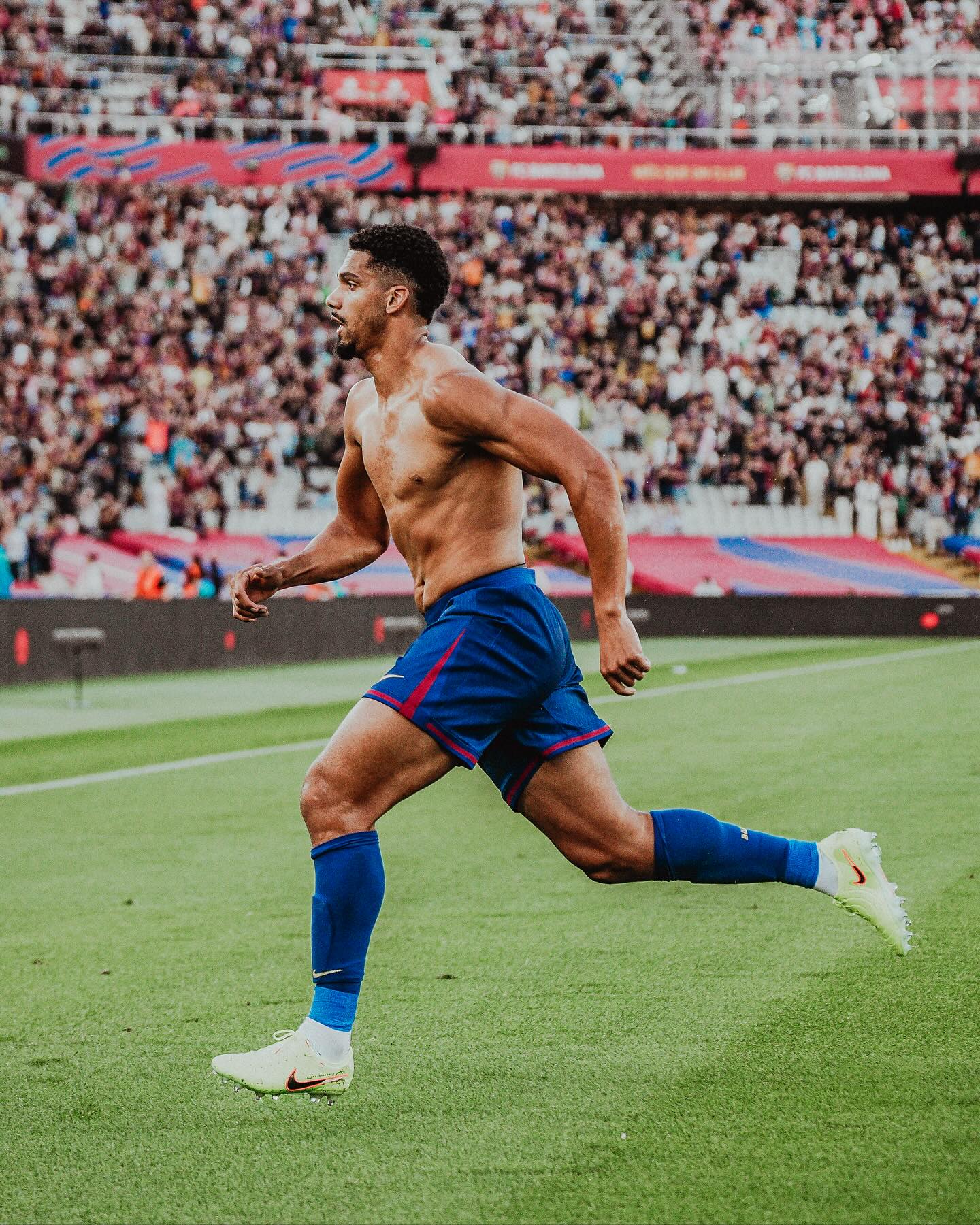 عکس همسر رونالد آرائوخو - فوتو فوتبال عکس همسر رونالد آرائوخو