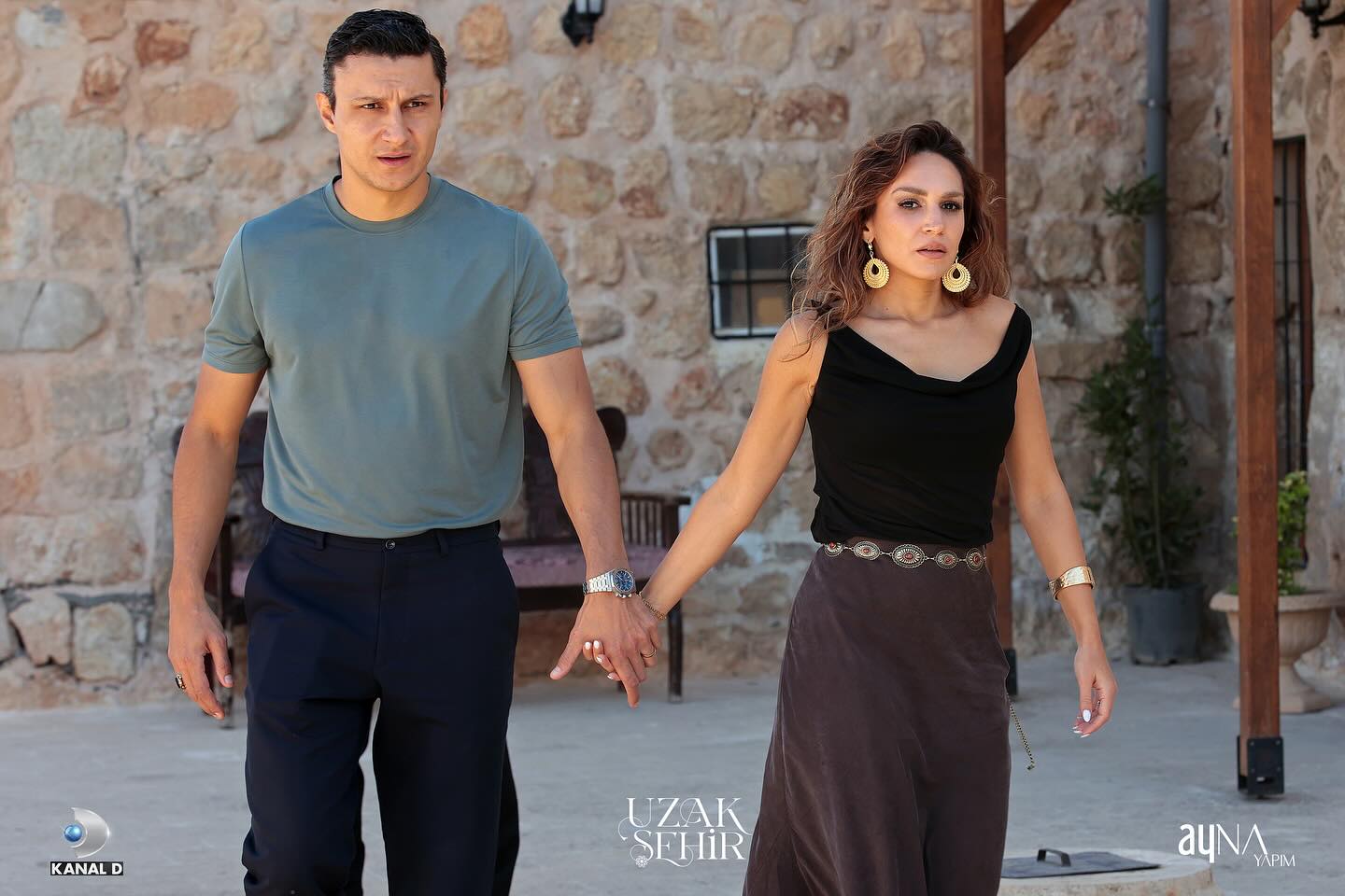 قسمت سی  و هفت شهر دور چه شد 