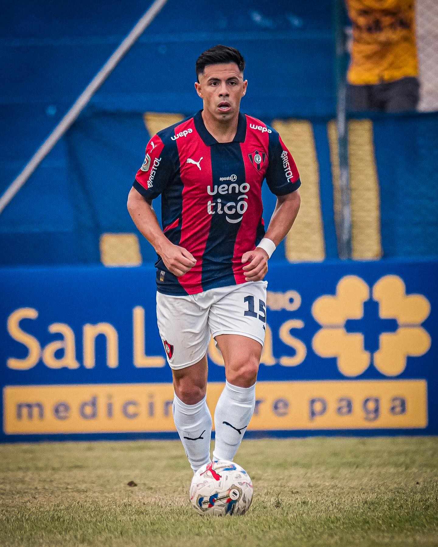 بلاس ریوروس - فوتو فوتبال بلاس ریوروس