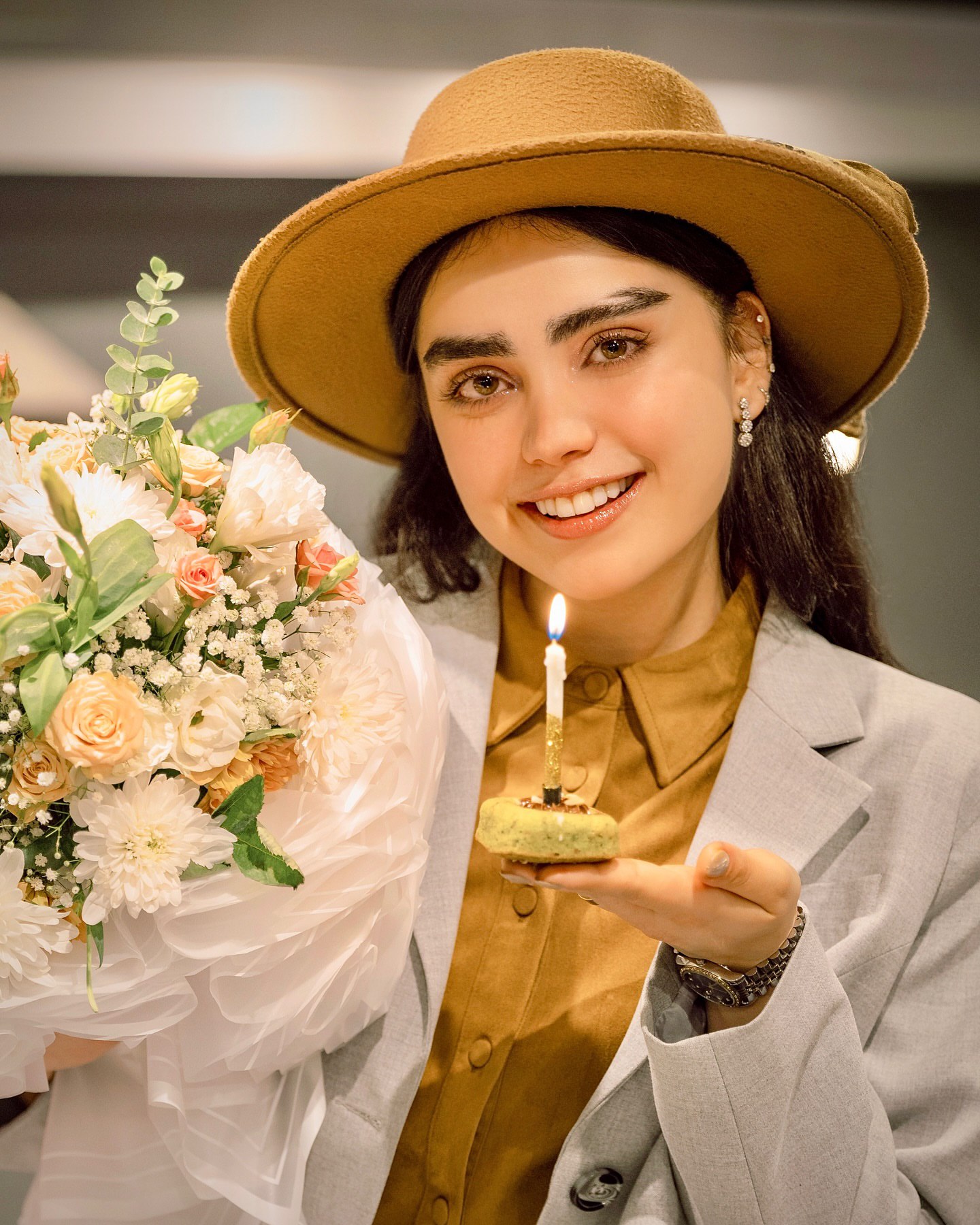 محیا امید بیگی کیست