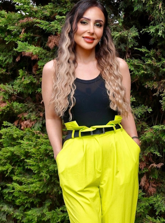 سینه های پرستو صالحی