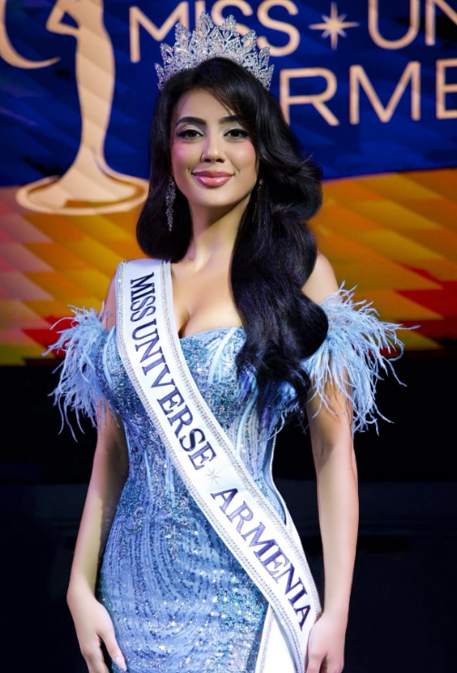 عکس پگی گارابکیان در مراسم دختر شایسته جهان عکس پگی گارابکیان در مراسم دختر شایسته جهان