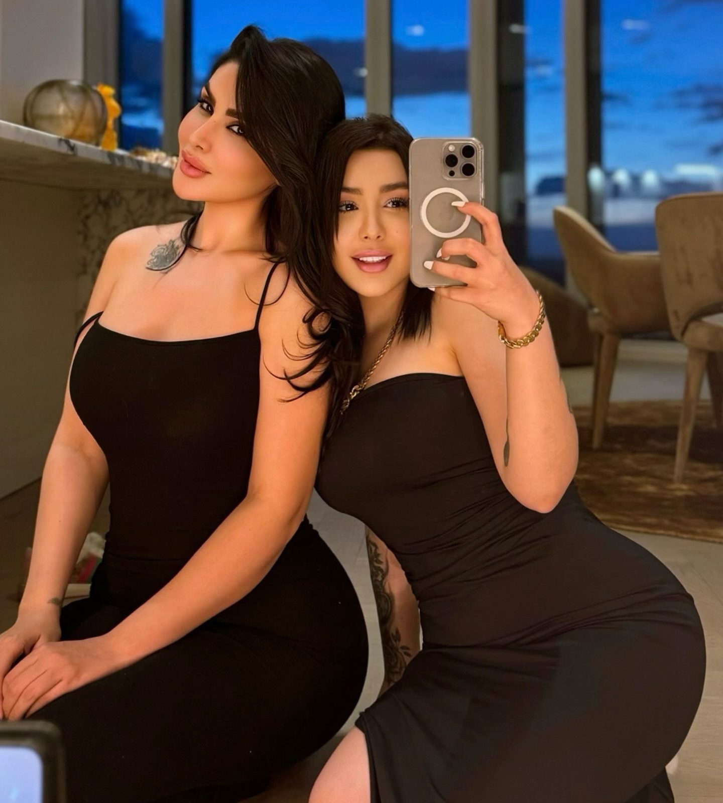 نیلی افشار و دنیا جهانبخت