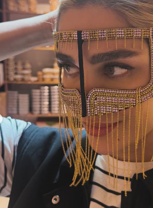 آناشید حسینی و فرزندش آناشید حسینی و فرزندش