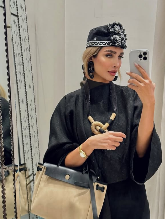 آناشید حسینی در قسطنطنیه آناشید حسینی در قسطنطنیه